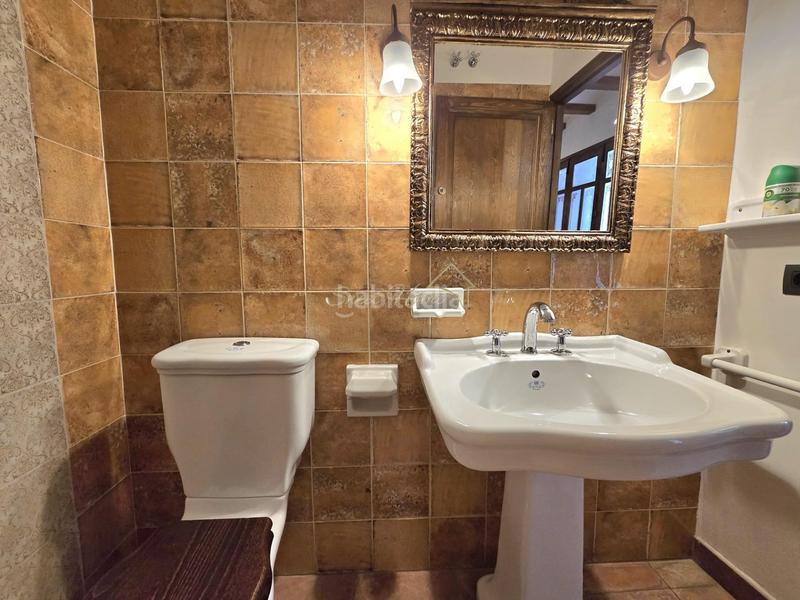 Foto c785ff0b-01e5-4bf7-bd36-bd924c17341a. Casa con riscaldamento in Nucli Urbà Argentona