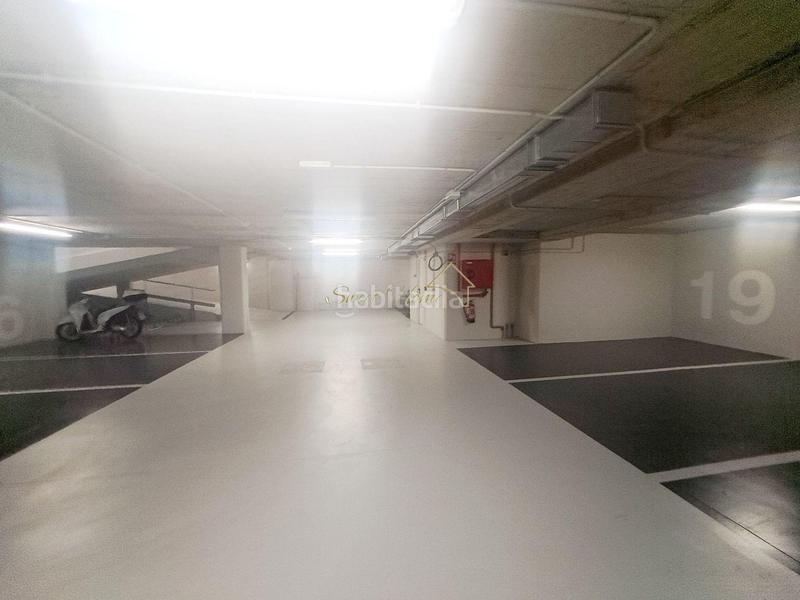 Foto 21fbcb36-56eb-44a6-aeb9-f34de5816402. Parking coche plaza de parking coche mediano en Centre Masnou (El)