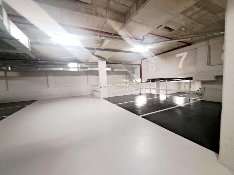 Foto f77c0c4d-acc7-48ca-9613-003aebe0437a. Parking coche plaza de parking coche mediano en Centre Masnou (El)