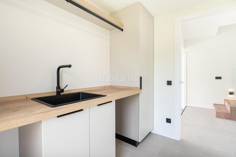 Foto 415ad849-f3b5-4869-ac49-120ff931e8b1. Casa con riscaldamento parcheggio piscina in Teià