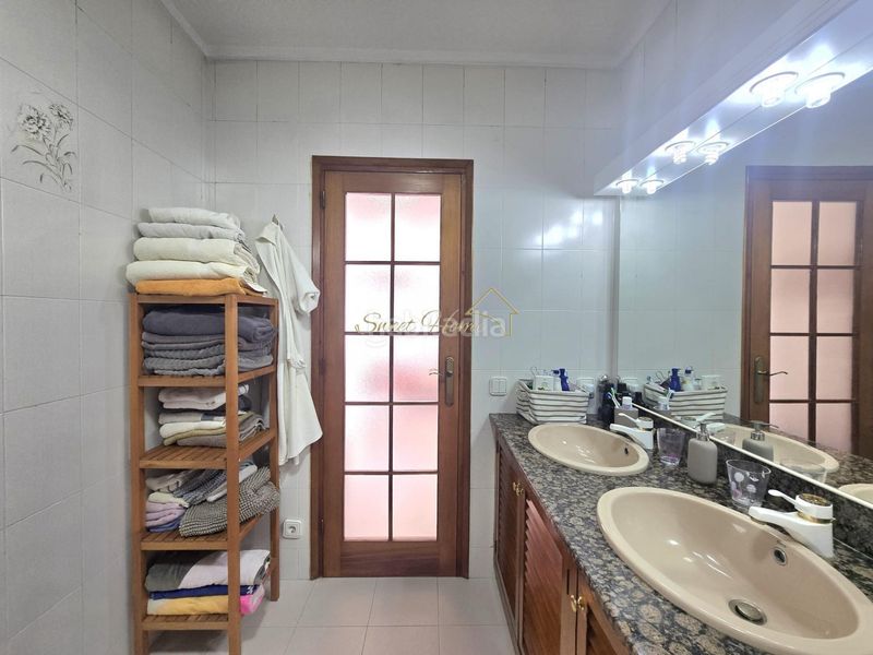 Foto 16c3205d-5a41-4814-8ac8-72885351f37c. Casa amb calefacció aparcament piscina a Centre Masnou (El)