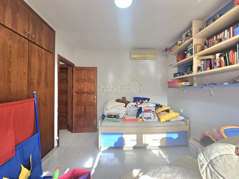 Foto 17fc65e5-d386-477c-ae37-fdab1933f508. Casa amb calefacció aparcament piscina a Centre Masnou (El)