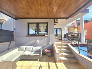 Casa en Centre. Vivienda exclusiva con piscina cerca de la playa