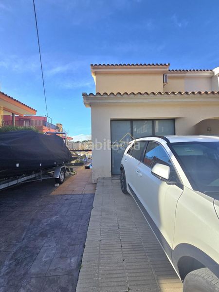 Foto ff229a1e-2baf-4d19-9f3f-5ba9aa336063. Casa amb calefacció aparcament piscina a Centre Masnou (El)