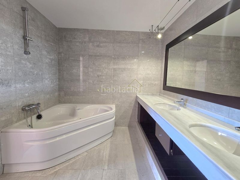 Foto 458d4be9-2441-49f1-8481-4406ea090c88. Casa amb calefacció aparcament piscina a Vilassar de Dalt
