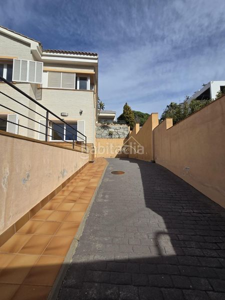 Foto d66d9130-4d16-4832-a0ab-f1e596a4976c. Casa amb calefacció aparcament piscina a Vilassar de Dalt