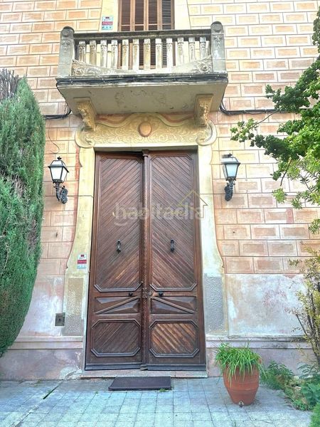 Foto f5a18ba8-4ff0-48ab-bc01-007b763419a6. Casa amb aparcament a Centre Masnou (El)