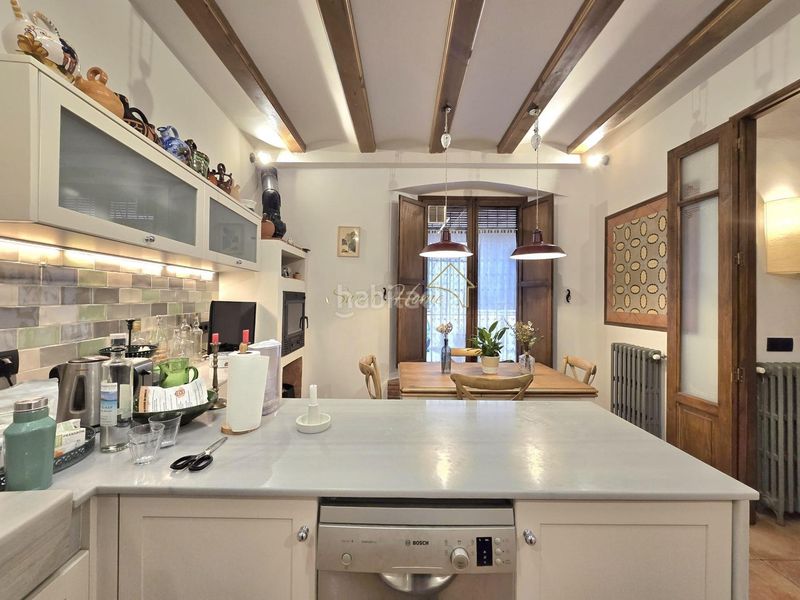 Foto b592f2b3-d96a-4e19-a608-2ac0d8821d76. Casa elegancia renovada en el corazón en Nucli Urbà Argentona