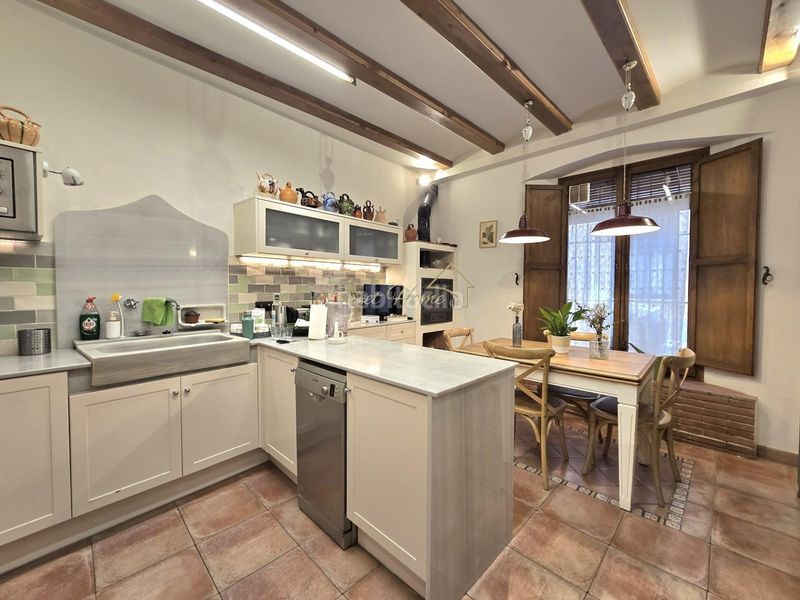 Foto cef5f223-bf89-458d-8a2c-496182706091. Casa elegancia renovada en el corazón en Nucli Urbà Argentona