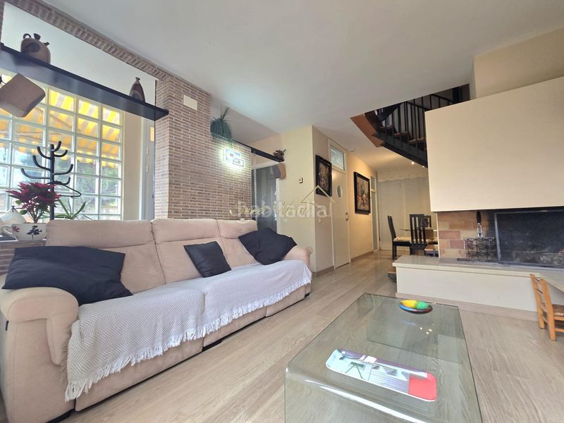 Foto fa136dce-1154-4e27-aa48-5a4ddd137faa. Casa adossada amb calefacció aparcament a Tiana