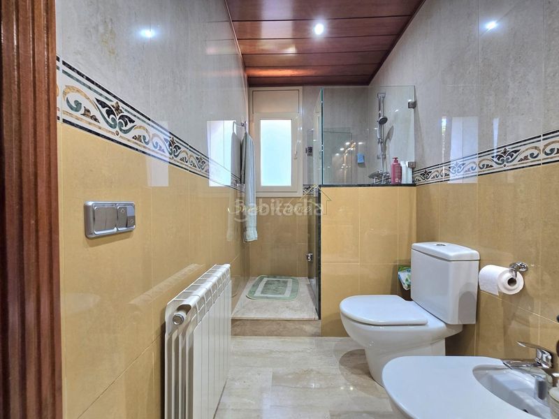 Foto 40f1a40d-7e45-47d5-9a4f-4fb0a16ea2ee. Casa con riscaldamento parcheggio piscina in Cabrils