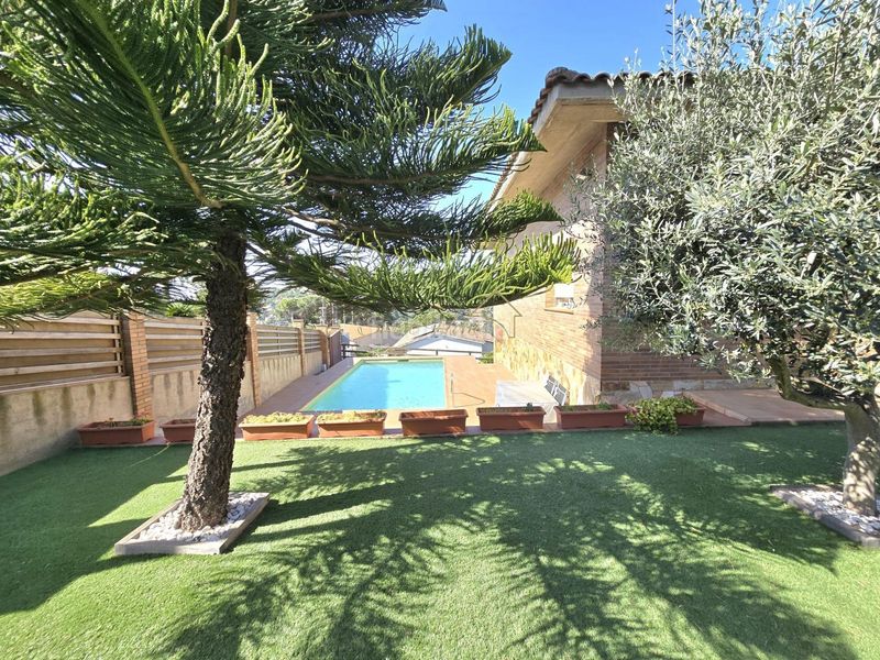 Foto 8e5b0837-80bf-4b58-8462-19b0a06ba66b. Casa con riscaldamento parcheggio piscina in Cabrils