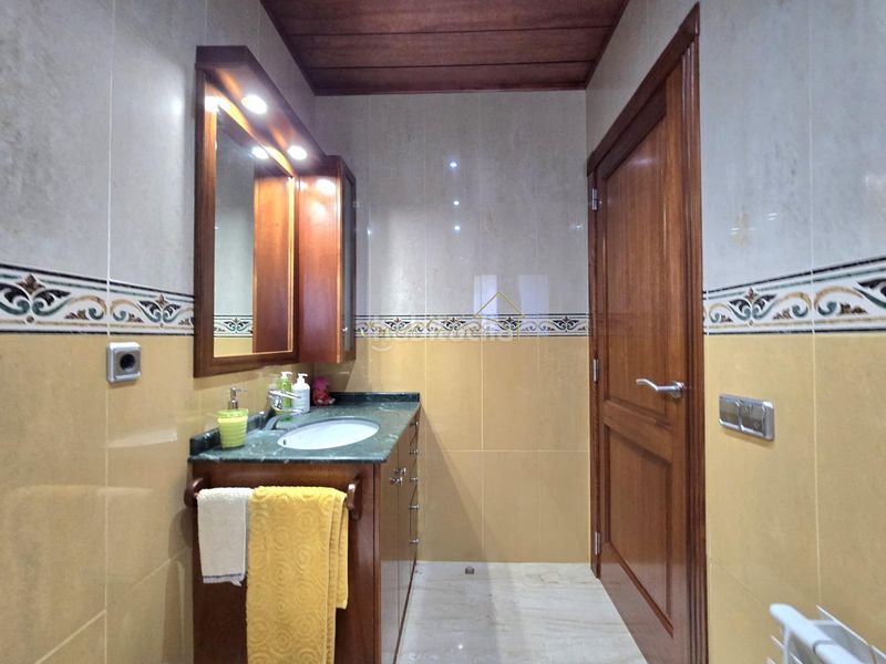 Foto a3ff520b-4953-4f37-8f8a-3eaca96334b9. Casa amb calefacció aparcament piscina a Cabrils