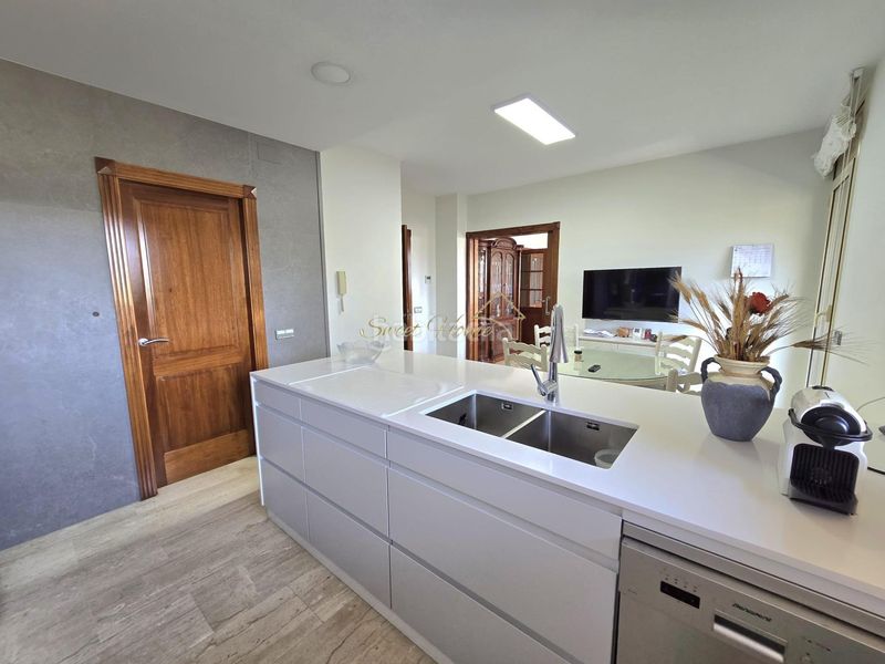 Foto d46246a4-f37d-4246-bbd6-d371d096fe80. Casa amb calefacció aparcament piscina a Cabrils