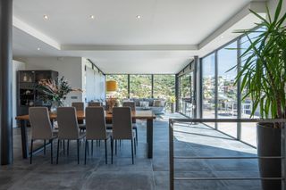 Xalet a Alella. Elegante casa con piscina privada y vistas panorámicas