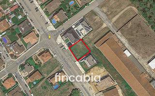 Terreny residencial a Santa Coloma de Farners. Parcela de terreno de 400 m2 en venta en santa coloma de farners
