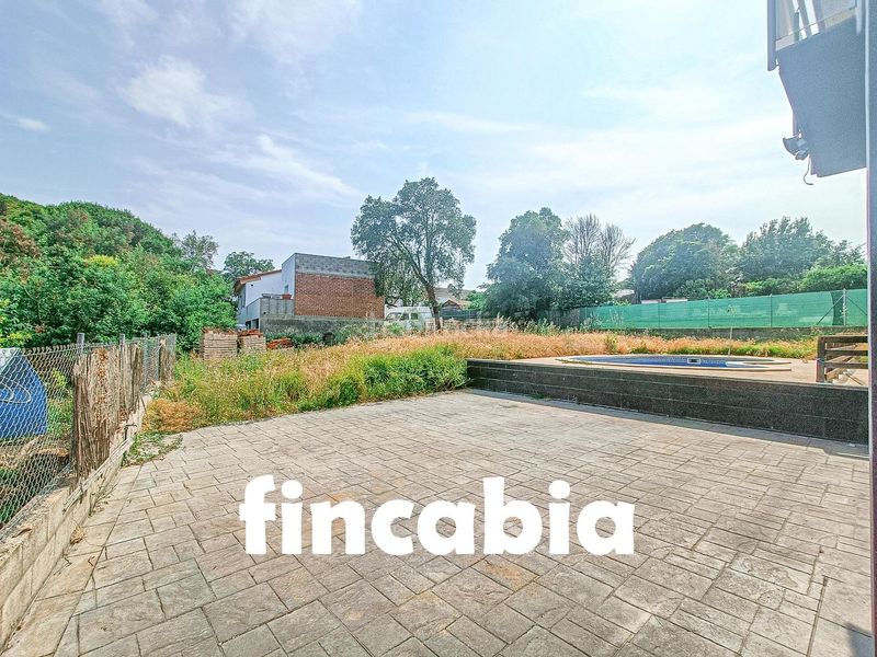 Foto 4cd696ce-08a0-42b8-9aaa-73330192efff. Casa amb aparcament piscina a Caldes de Malavella