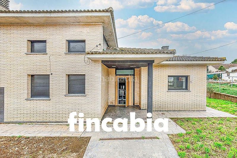 Foto a28d63c6-2275-4928-85d9-86c82e48f060. Casa amb aparcament piscina a Caldes de Malavella