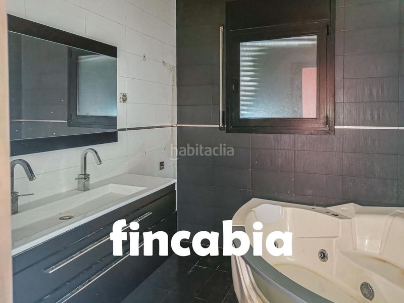 Foto c566cd7f-ec7f-4c3b-b8e0-c23b284888b5. Casa amb aparcament piscina a Caldes de Malavella