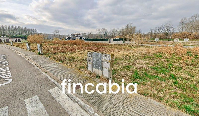 Foto b05b963a-14f2-434c-94ef-5bba96cd6a2d. Terreny residencial a carrer de can campà 40 a Riudarenes