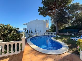 Xalet  Del robi. Villa con vistas panormicas al mar