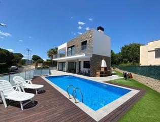 Haus in St. feliu de guixols. Casa 4 dormitorios con vistas al mar,  en urbanización de st. fe