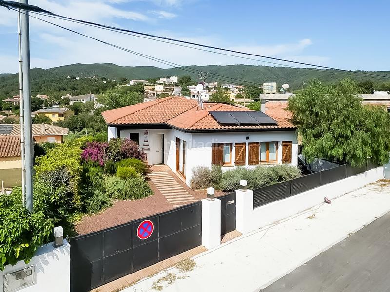 Foto 372f4f5a-1dff-47d1-b6eb-2b3260357b77. Casa en valencia chalet situado en la urbanización mas pere, . en Calonge