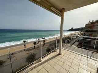 Lloguer Apartament  Unió. Alquiler anual en primera línea de mar