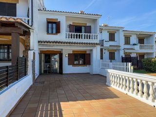 Casa adossada a Costa brava 1. Casa adosada 2 dormitorios y piscina comunitaria en st. antonio