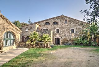 Country house  Prop del  poble. Exclusiva finca rústica mas calvo, sant martí vell
