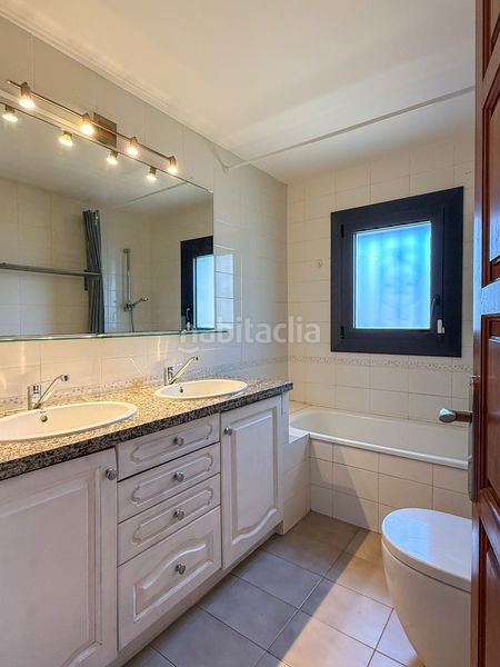 Foto da79d422-f9a5-415e-a2eb-d7038cb5e3ca. Casa a liverpool 4 a Cabanyes-Mas Ambrós-Mas Pallí Calonge