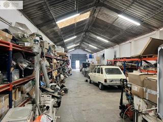 Fabrikhalle  Calle driza. Nave en los prados