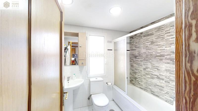 Foto 2ca84433-a2a7-4f20-ae5e-a40a2f7cf56c. Apartament amb aparcament piscina a Martiricos - La Roca - La Rosaleda Málaga