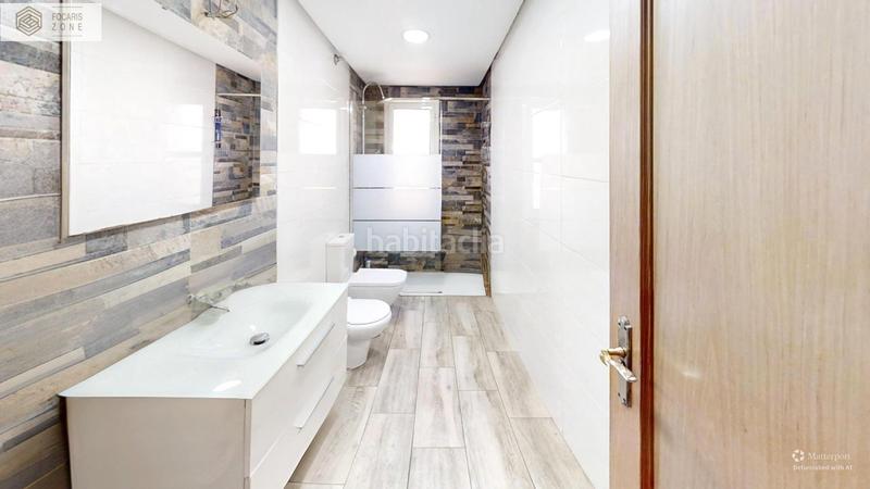 Foto c5df34d3-7089-4d78-986d-345d3270276e. Apartament amb aparcament piscina a Martiricos - La Roca - La Rosaleda Málaga