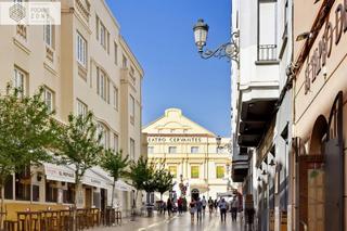 Appartement à El Molinillo - Capuchinos. Exclusivo piso en calle duque de rivas