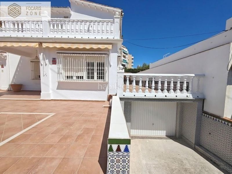 Foto de5c064d-f99b-43cc-9bd2-79ba00ffd192. Xalet amb calefacció aparcament piscina a El Palo Málaga