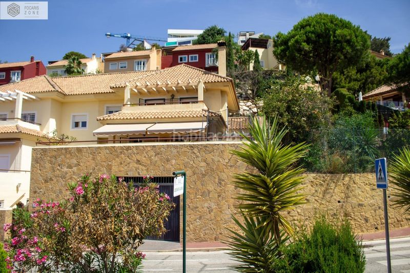 Foto 7e3ed640-6003-4613-b9d5-1e5df8f382ff. Casa aparellada amb calefacció aparcament piscina a Málaga