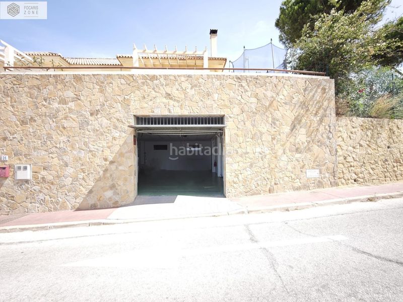 Foto bf1cfdb1-94fe-449c-a98e-696798e84e42. Casa aparellada amb calefacció aparcament piscina a Málaga