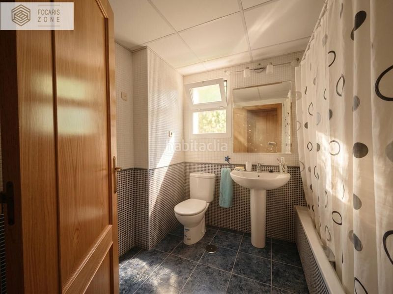 Foto c64adadb-6f8e-4f1a-b6f4-b3bd1820f20f. Casa aparellada amb calefacció aparcament piscina a Málaga