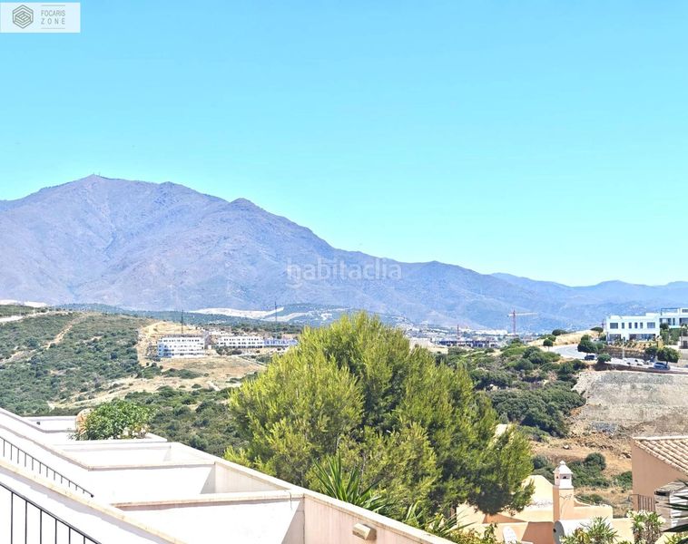 Foto f52ebb23-09a0-4b98-a7c7-aa3e2aed7572. Pis amb calefacció aparcament piscina a bahía de Casares Casares