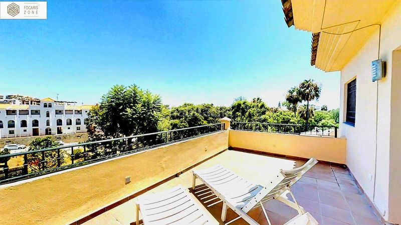 Foto 0abc85df-ada4-4dfc-bdae-fd64feab1c74. Casa aparellada amb calefacció aparcament piscina a Mijas