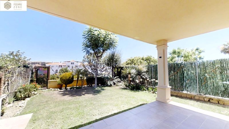 Foto 29cd21d3-2e12-4f9c-98d9-d78d8f7431e6. Casa aparellada amb calefacció aparcament piscina a Mijas
