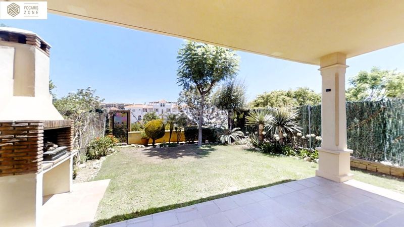 Foto 3083e684-0e10-4caf-a116-48ef937edf07. Casa aparellada amb calefacció aparcament piscina a Mijas
