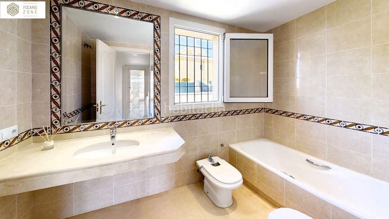 Foto af6d1f47-631a-4eea-8a3e-a69d5ee4a9bb. Casa aparellada amb calefacció aparcament piscina a Mijas