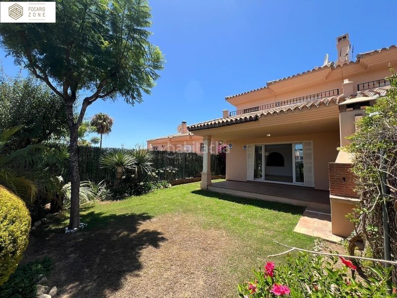 Foto d3446f03-857b-410f-825e-be5c36749517. Casa aparellada amb calefacció aparcament piscina a Mijas