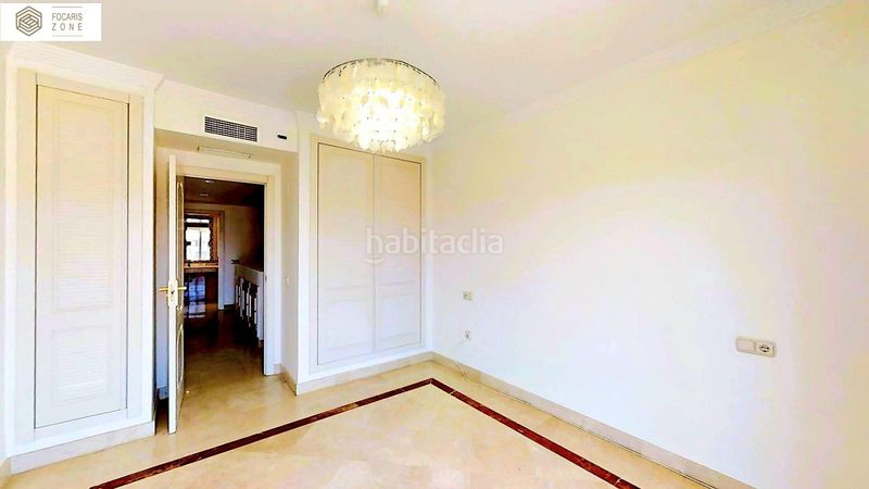 Foto eb399673-9bf0-4d0f-8c87-5f4a8c503d4e. Casa aparellada amb calefacció aparcament piscina a Mijas