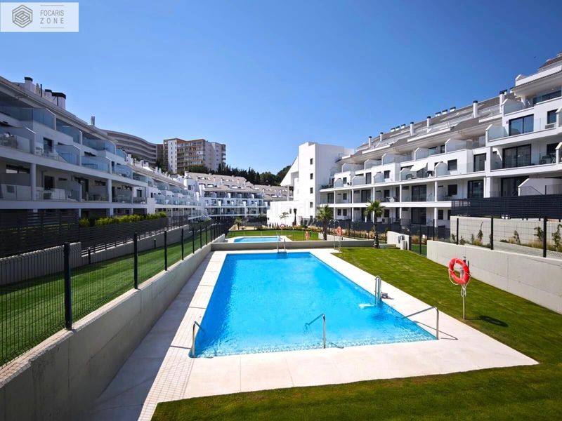 Foto b68e6cb4-41e5-45da-8597-85a2964a8510. Pis amb calefacció aparcament piscina a Torreblanca del Sol Fuengirola