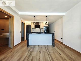 Location Appartement  Calle conde de toreno. Piso reformado en alquiler en martiricos