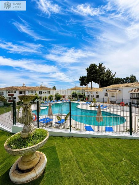 Foto 6d100897-43cb-4ac3-854c-416d9d629a43. Planta baixa amb aparcament piscina a Paraiso - Barronal Estepona