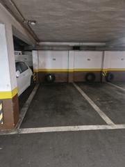 Parking voiture en Sirio 48. Plaza de garaje para coche grande, calle sirio